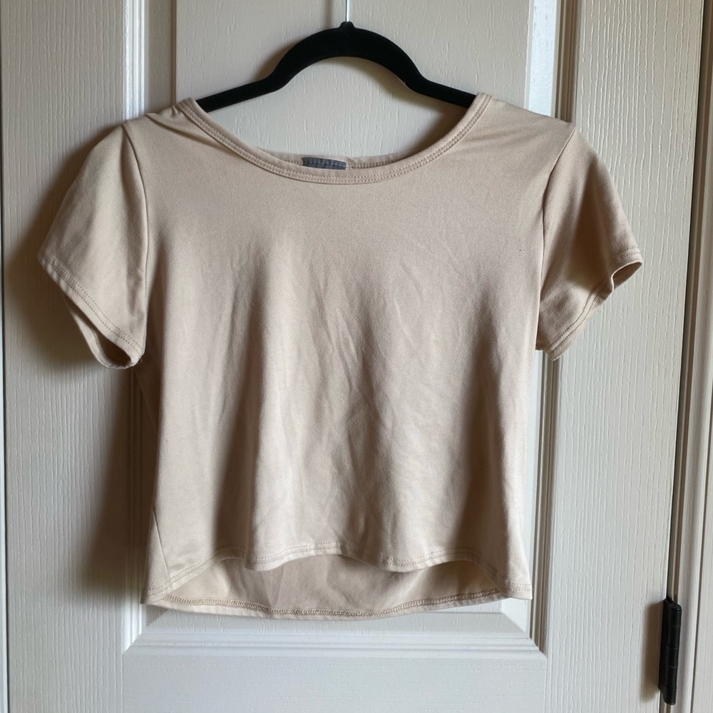 OLIVIA RAE NUDE TOP MEDIUM